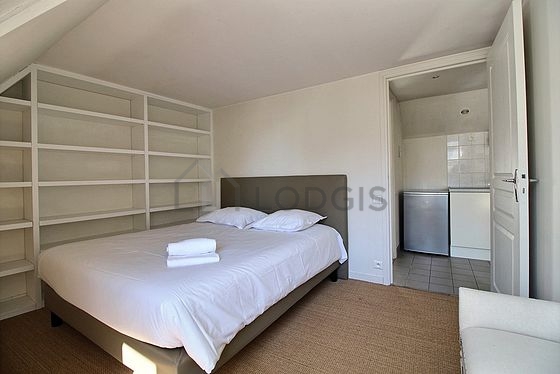 Bedroom of 10m² with coco floor