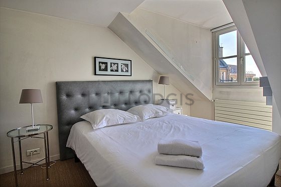 Bedroom of 10m² with coco floor