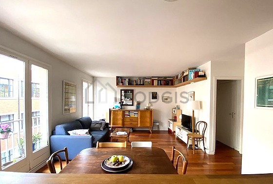 Quiet living room furnished with 1 sofabed(s) of 140cm, tv, 1 chair(s)