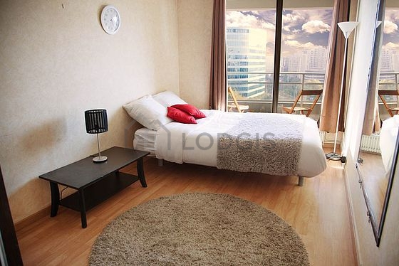 Chambre de 10m² avec du parquet au sol
