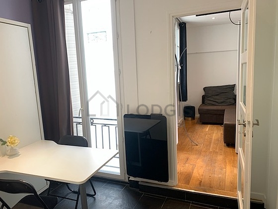 Belle cuisine de 3m² avec du carrelage au sol