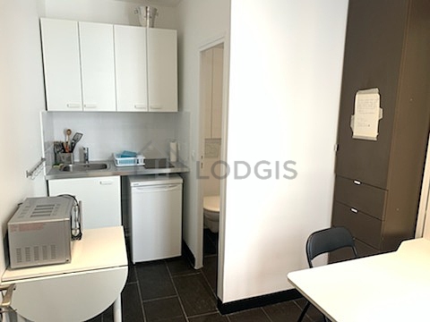 Cuisine dînatoire pour 2 personne(s) équipée de lave linge, réfrigerateur, vaisselle