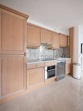 Kitchen where you can have dinner for 4 person(s) equipped with dishwasher, hob, refrigerator, extractor hood
