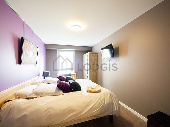 Bedroom with the carpeting floor