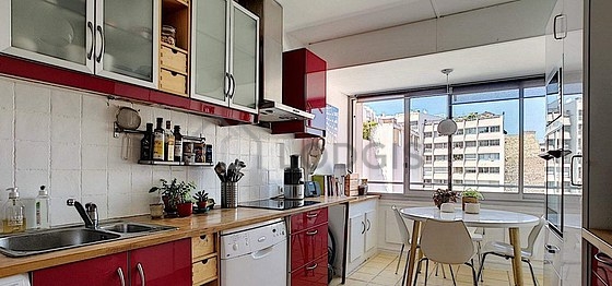 Magnifique cuisine de 15m² avec du carrelage au sol