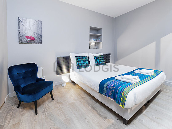 Very quiet bedroom for 2 persons equipped with 1 bed(s) of 160cm