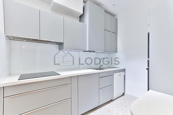 Great kitchen of 5m² with tile floor