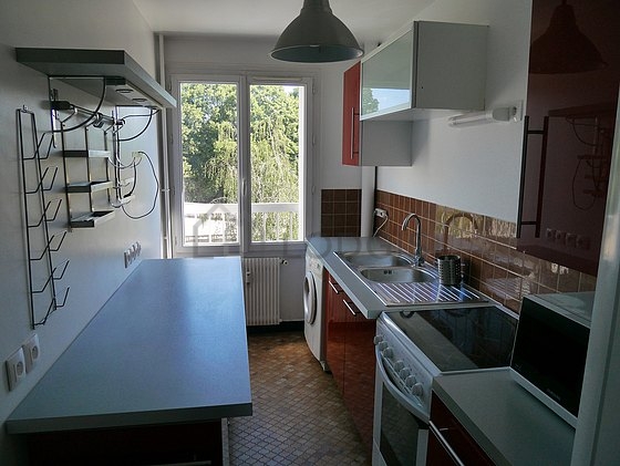 Magnifique cuisine de 8m² avec du carrelage au sol