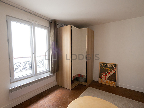Great, very quiet and very bright sitting room of an apartment in Paris