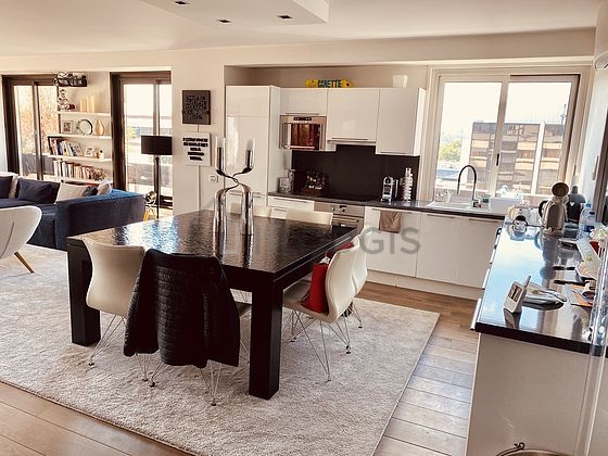 Penthouse Suresnes - 