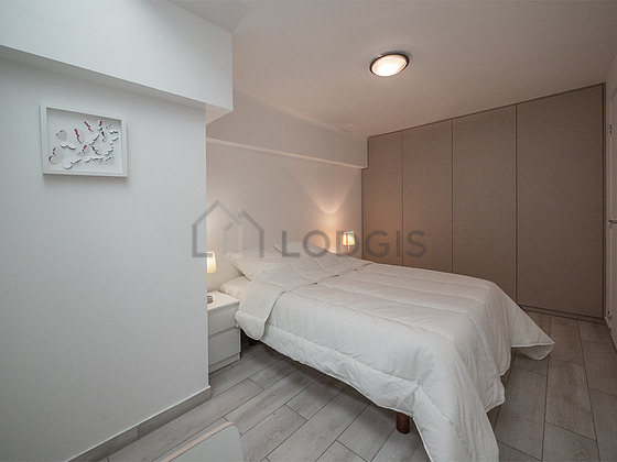 Very quiet bedroom for 2 persons equipped with 1 bed(s) of 140cm