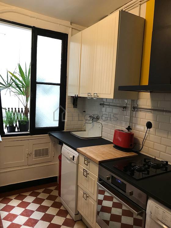 Great kitchen of 5m² with tile floor