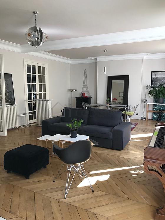 Salon très lumineux