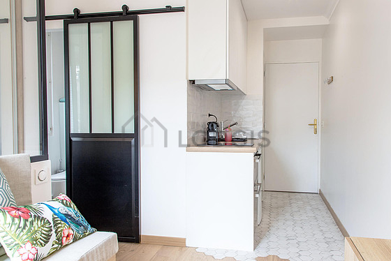 Great, very quiet and very bright sitting room of an apartment in Paris