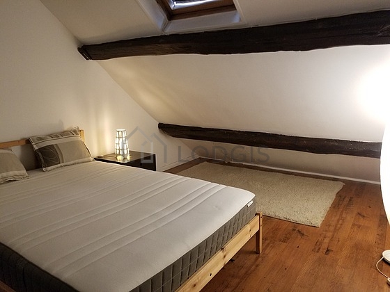 Very quiet bedroom for 2 persons equipped with 1 bed(s) of 140cm