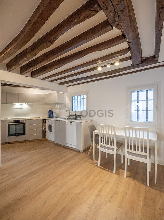 Magnifique cuisine de 8m² avec du parquet au sol