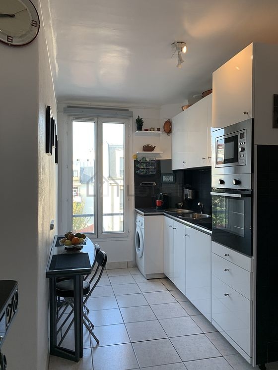 Great kitchen of 6m² with tile floor