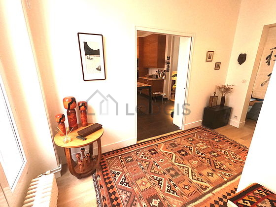 Very beautiful entrance with wooden floor