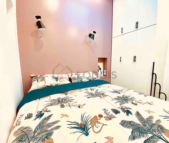 Very quiet bedroom for 2 persons equipped with 1 bed(s) of 140cm