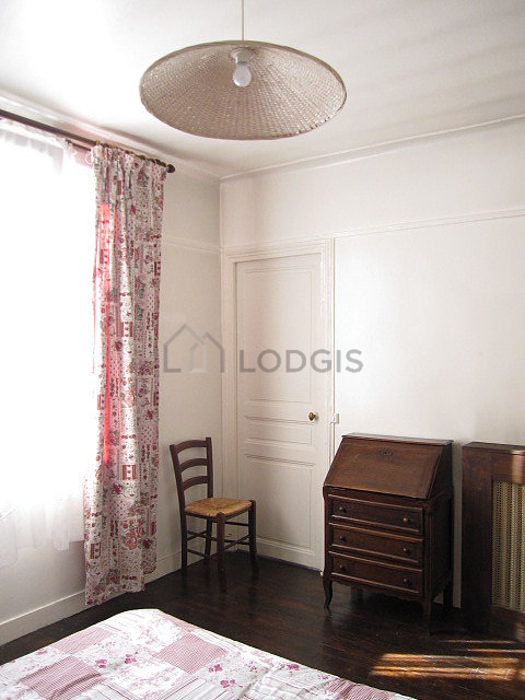 Very quiet bedroom for 2 persons equipped with 1 bed(s) of 140cm