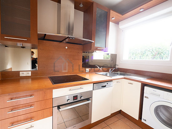 Great kitchen with tile floor