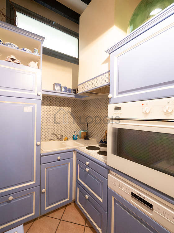 Very bright kitchen