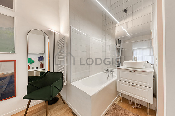 Quiet bedroom for 2 persons equipped with 1 bed(s) of 120cm