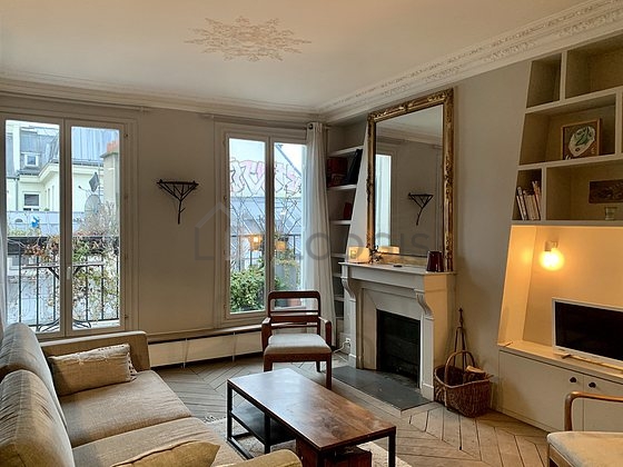 Séjour calme équipé de télé, 1 chaise(s)