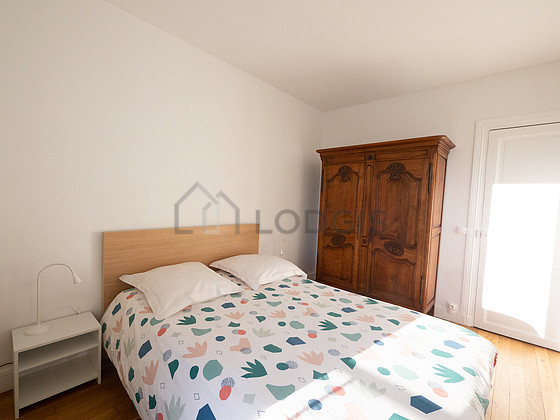 Very quiet bedroom for 2 persons equipped with 1 bed(s) of 140cm
