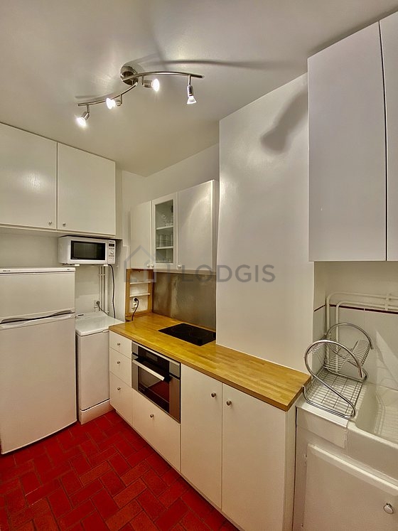 Great kitchen with tile floor
