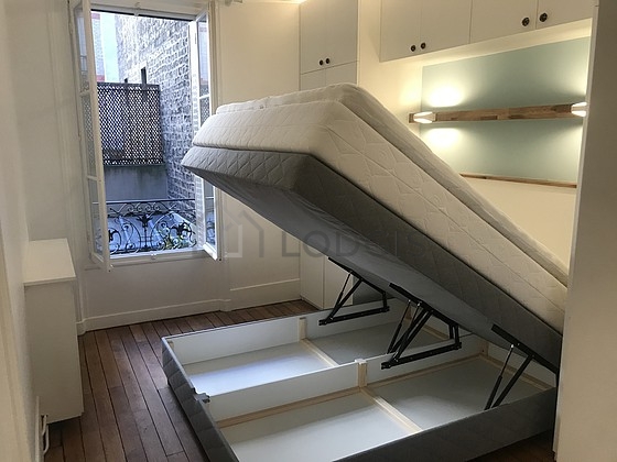 Very quiet bedroom for 2 persons equipped with 1 bed(s) of 160cm