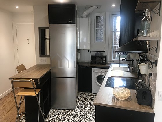 Magnifique cuisine de 7m² avec du carrelage au sol