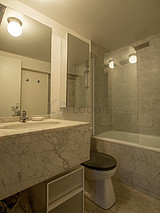 Apartment Paris 4° - Bathroom