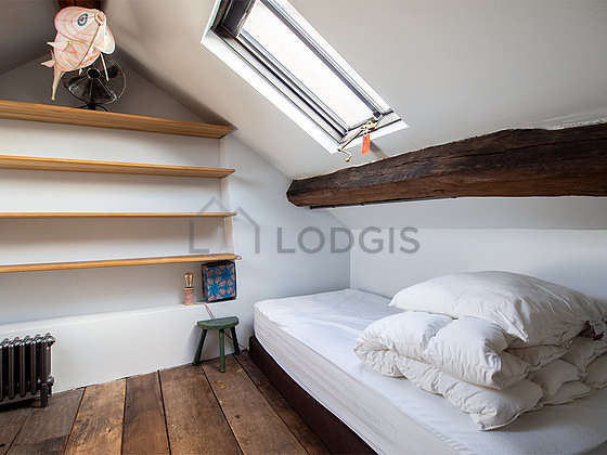 Very quiet bedroom for 2 persons equipped with 2 bed(s) of 90cm