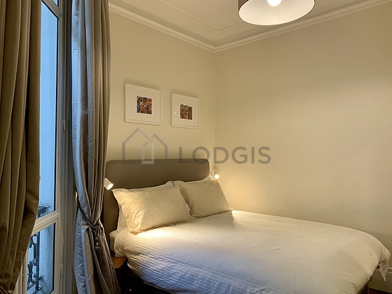 Chambre très calme pour 1 personnes équipée de 1 lit(s) de 90cm