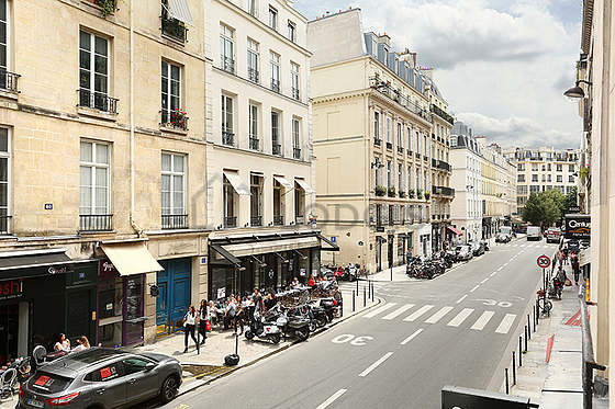Magnifique séjour très calme et lumineux d'un appartement à Paris