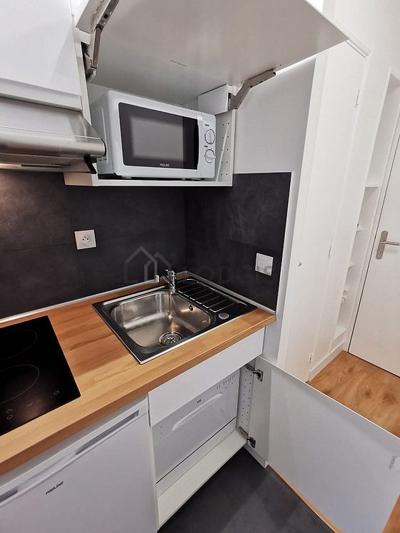 Kitchen equipped with crockery