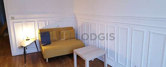 Living room of 12m² with woodenfloor