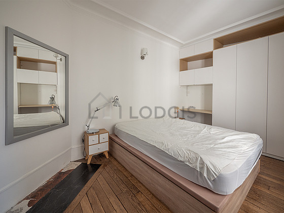 Very quiet bedroom for 2 persons equipped with 1 bed(s) of 140cm