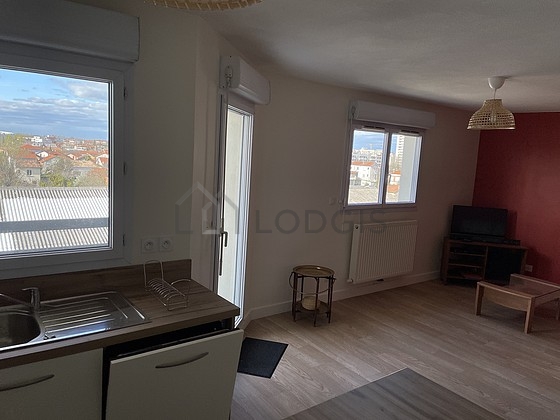 Great kitchen of 6m² with wooden floor