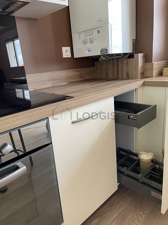 Kitchen equipped with dishwasher, hob, refrigerator, freezer