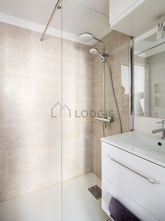 Pleasant bathroom with tile floor