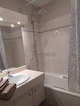 Apartment Nord-Ouest de Lyon - Bathroom