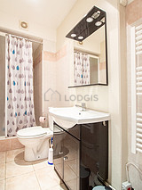 Apartment Issy-Les-Moulineaux - Bathroom