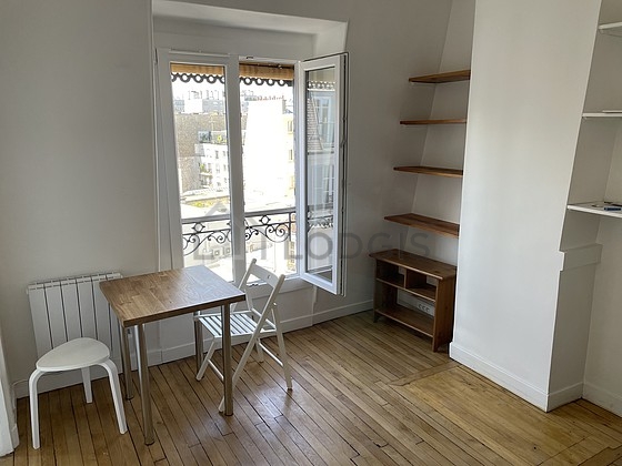 Magnifique séjour très calme et très lumineux d'un appartement à Paris