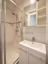 Apartment Paris 20° - Bathroom