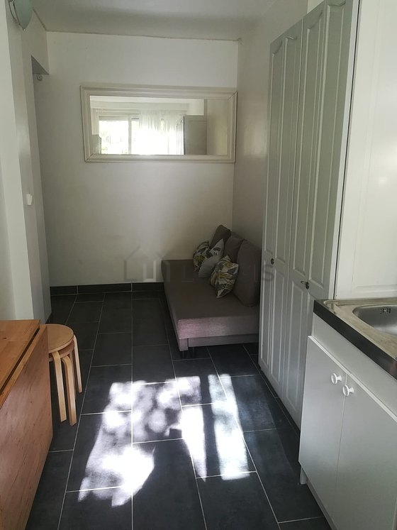Séjour très calme équipé de 1 canapé(s) lit(s) de 140cm, armoire, 1 chaise(s)