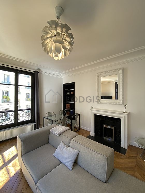 Salon très lumineux