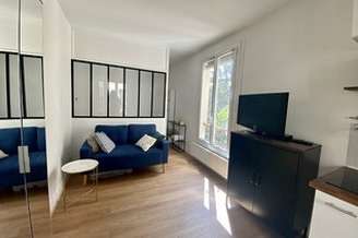 Canal Saint Martin Paris 10° studio with alcove