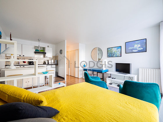 Very quiet living room furnished with 1 bed(s) of 140cm, tv, 2 armchair(s), 1 chair(s)